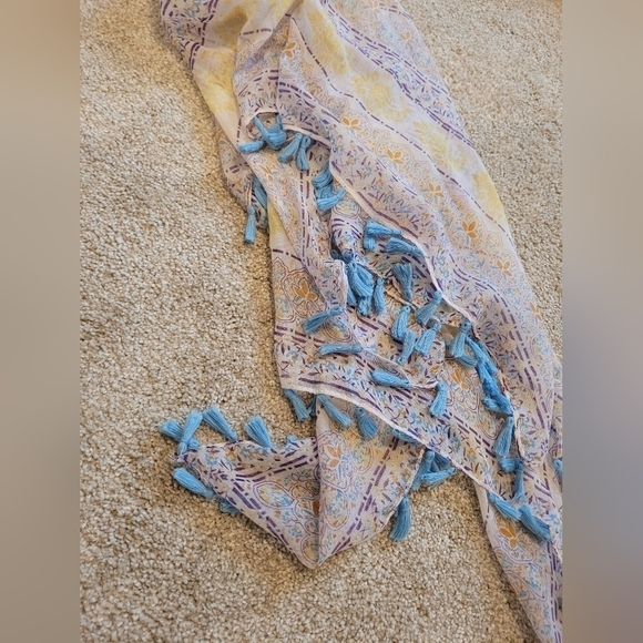 Large Women's Colorful Boho Scarf Size 37"x37" - Picture 5 of 5